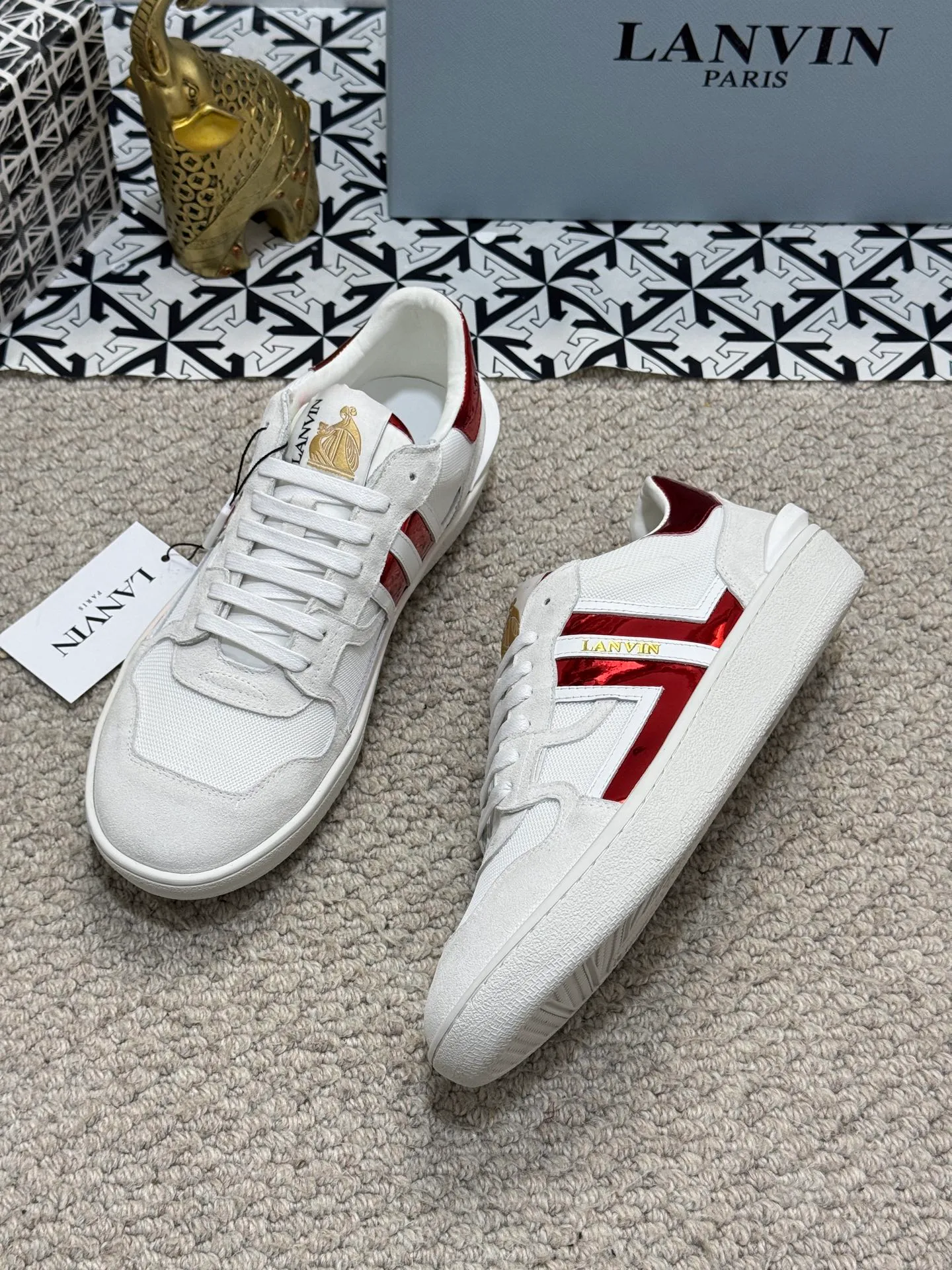 Men's men's shoes 💰520 [New style] 🦈🦈lanvin #LANVIN spring and summer series new colors ❤️‍🔥The latest lace-up fashionable casual Forrest Gump running shoes~bumpr high-quality couple 👫 series!! The latest trendy products of the season. Many bloggers have planted grass and purchased the original molds for customization. The uppers are nubuck leather. They are very versatile, fashionable and casual, and are comfortable to wear on the feet. Recommended! The original molds have clear logo rubber bottoms, which are non-slip and wear-resistant. Size: Female 36~40 Male 38-44 (45 customized